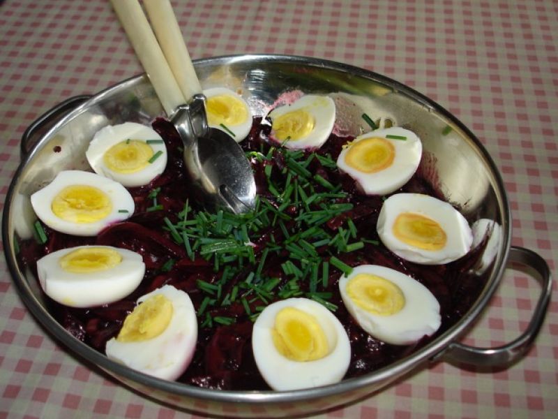 Rødbedesalat med æg